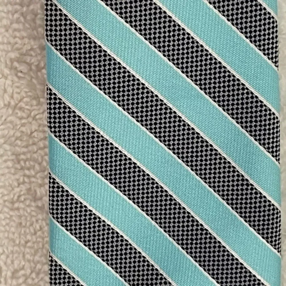 NEVER WORN Croft & Barrow boy’s turquoise & gray striped skinny clip on tie